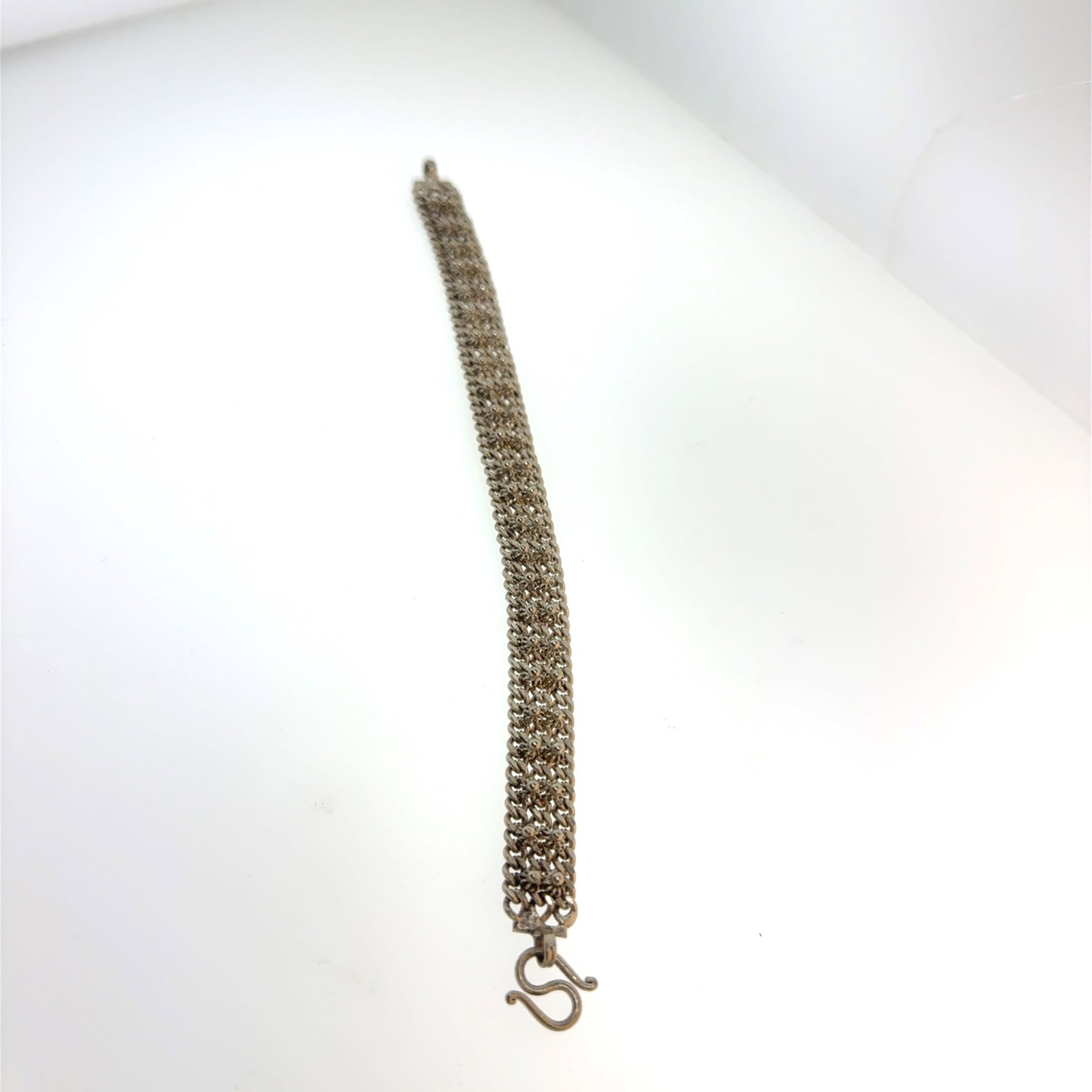 Chain Mesh Silver Bracelet - 165mm - 0.8 oz: "This is a continuation of our Pro Jeweler's Estate auctions. This auction includes his personal bolo tie collection as well as several of his own art jewelry pieces. There are other Southwest styled 