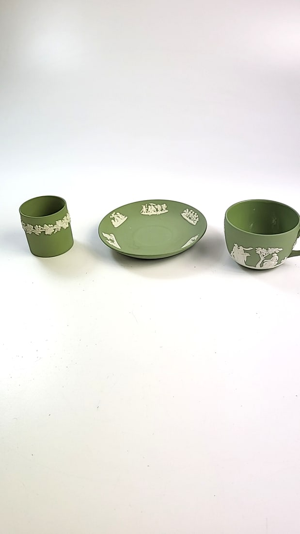 Wedgwood Jasperware Green Cup, Saucer, Mug / Sugar: This auction contains a wide range of vintage estate items and collectibles all sold with no reserve.Local pick up details will be provided at the end of the sale. In-house shipping is available at th