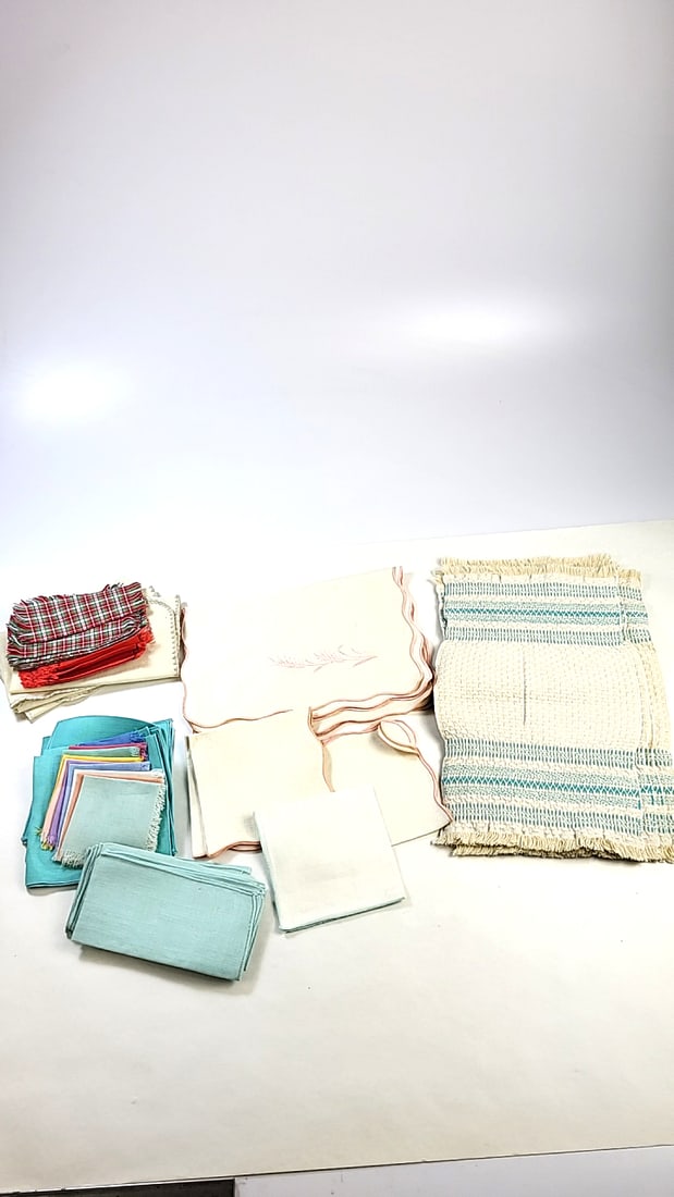 Collection of Quality Vintage Tablecloths and Napkins: This auction contains a wide range of vintage estate items and collectibles all sold with no reserve.Local pick up details will be provided at the end of the sale. In-house shipping is available at th