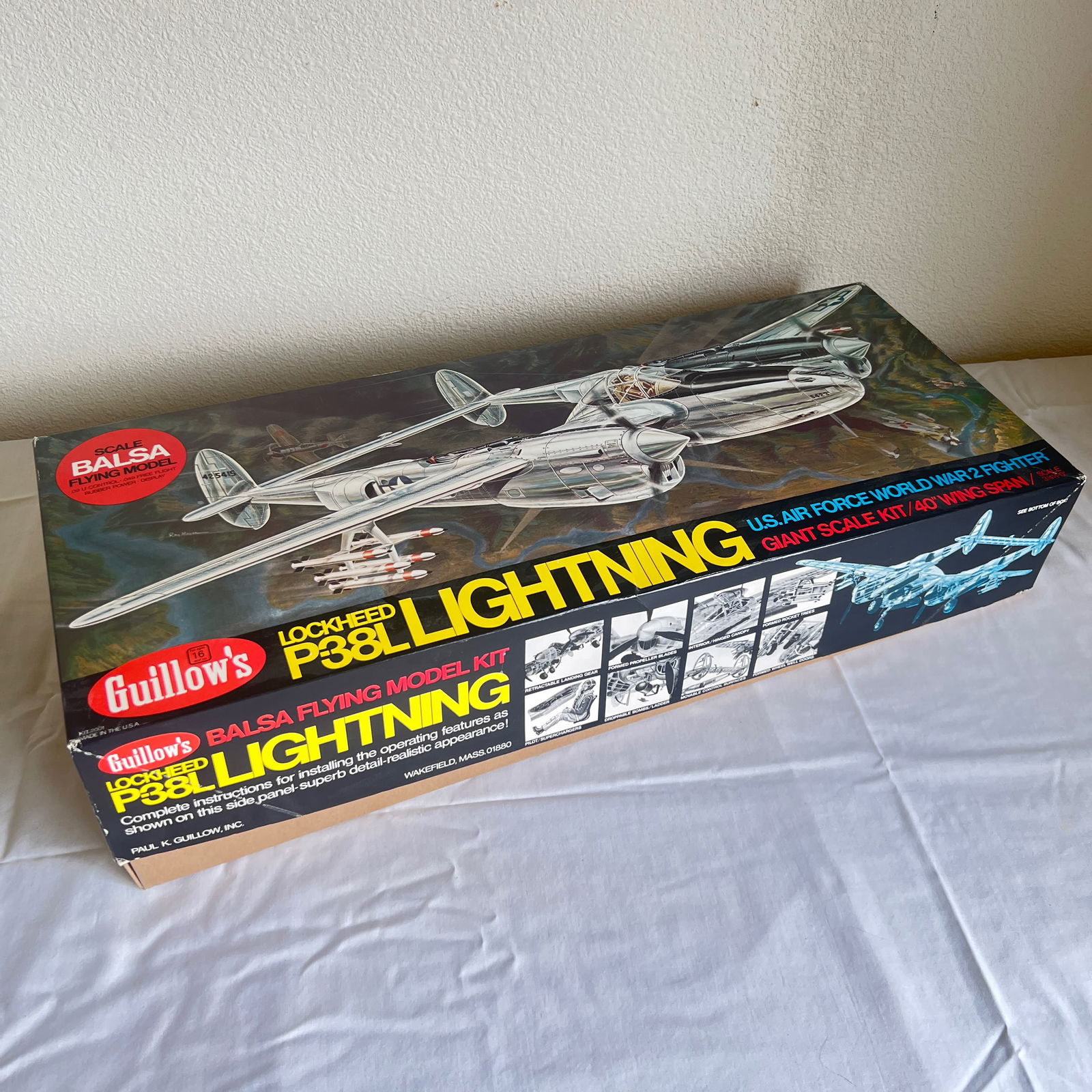 Guillows Lockheed P-38 Lightning Scale Balsa Flying Model Complete (1 of 16)