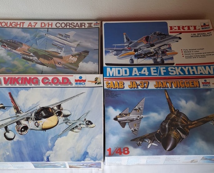 4 x Ertl ESCI Model Kits A-4E/F Skyhawk A7 Corsaid JA-37 US-3A (1 of 6)