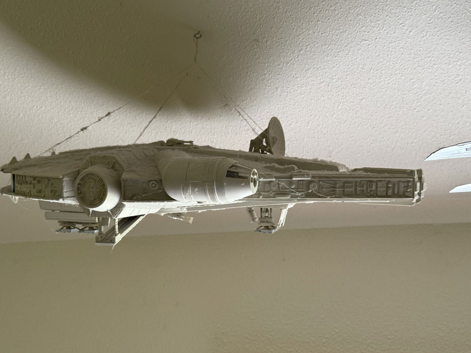 Assemble Millennium Falcon Model: Assemble Millennium Falcon Model ESTATE