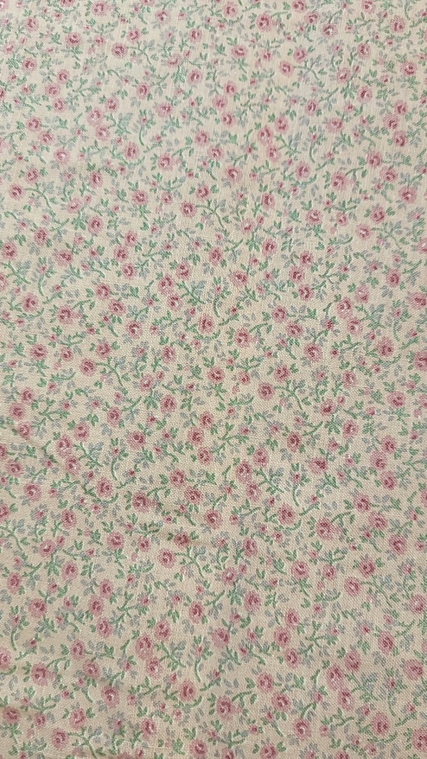 Peter Pan 100% Cotton Pink Rose Vine Floral Print 4 Yards: Large assortment of vintage fabric from an estate. Fabric is described as per the bolt it is on and measurements are approximate based on the updated bolt markings and counting wraps.Local pick up is 