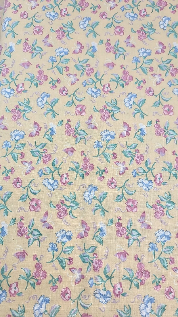 Springs Industries Yellow Floral Burst 5 Yards: Large assortment of vintage fabric from an estate. Fabric is described as per the bolt it is on and measurements are approximate based on the updated bolt markings and counting wraps.Local pick up is 