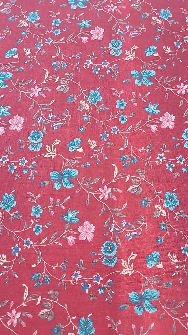 Fabri-Quilt Ozark Calico Cotton Red Small Vine Flowers 2 Yards: Large assortment of vintage fabric from an estate. Fabric is described as per the bolt it is on and measurements are approximate based on the updated bolt markings and counting wraps.Local pick up is 