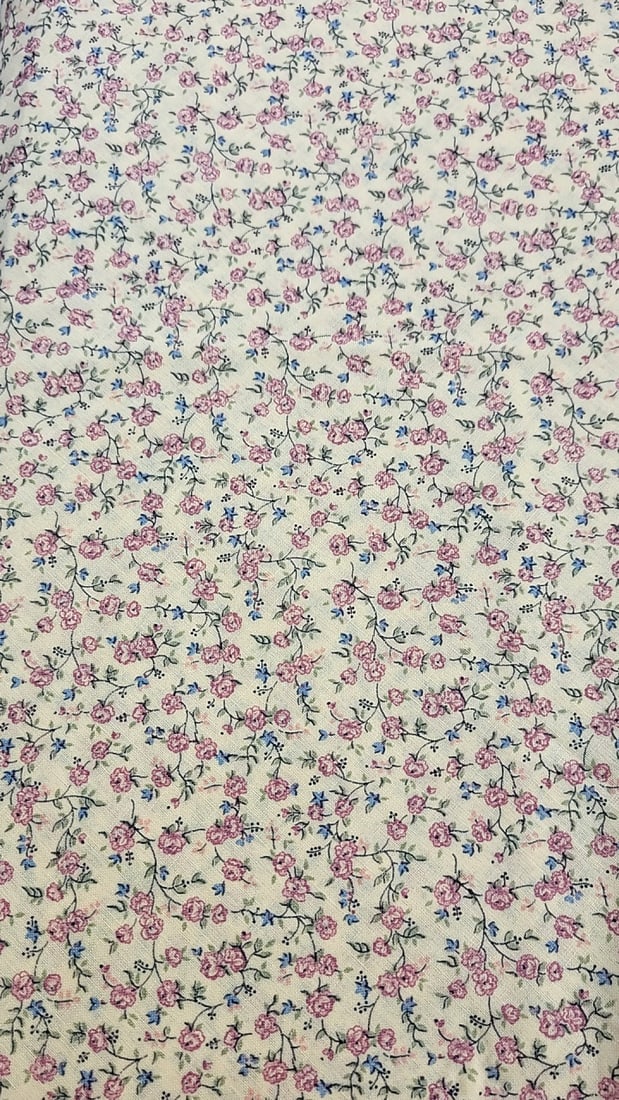 Fabri-Quilt Ozark Calico Cotton Yellow With Small Flowers 3 Yards: Large assortment of vintage fabric from an estate. Fabric is described as per the bolt it is on and measurements are approximate based on the updated bolt markings and counting wraps.Local pick up is 