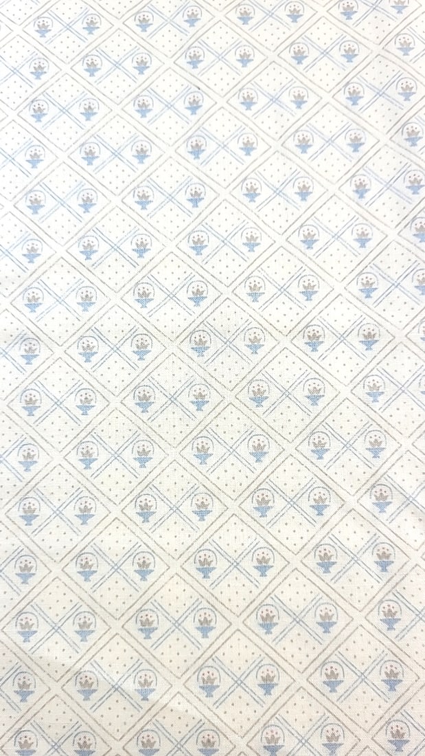 St. Nichole Designs & Benartex Inc. Cream Yellow Crown Fire 3 Yards: Large assortment of vintage fabric from an estate. Fabric is described as per the bolt it is on and measurements are approximate based on the updated bolt markings and counting wraps.Local pick up is 