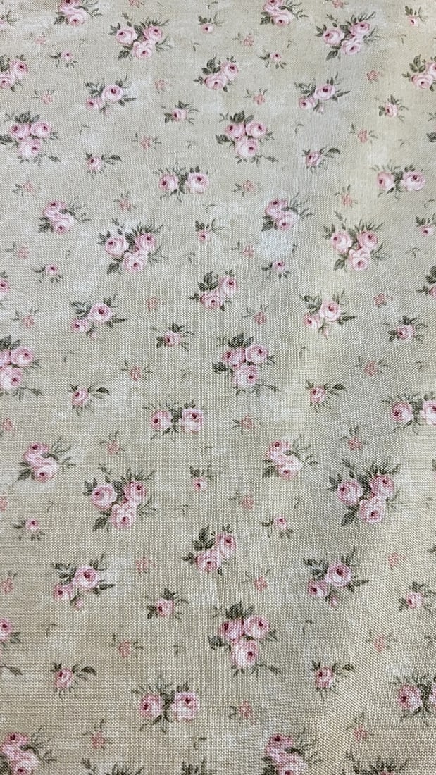 Secret Garden by Robyn Pandolph for Moda 100% Cotton Green Rose 5 Yards (1 of 4)