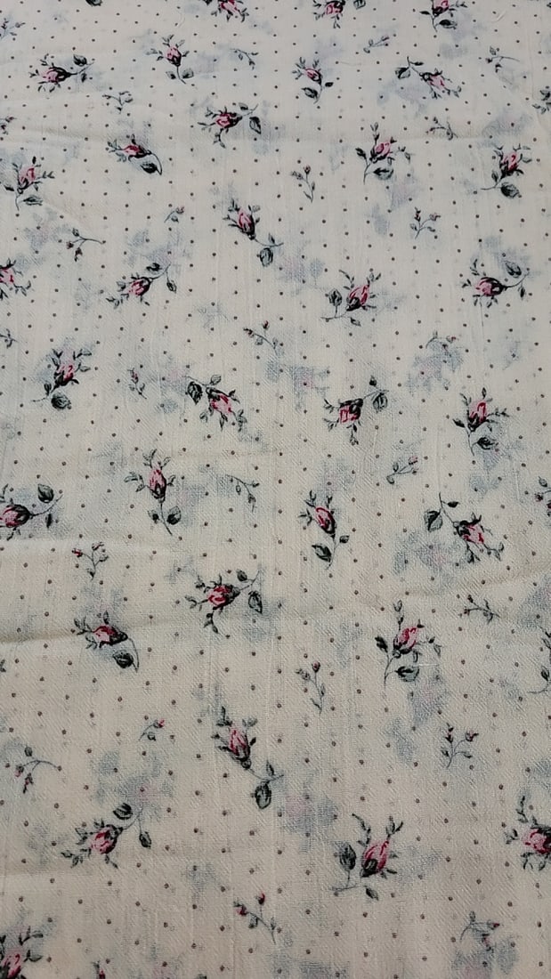 Vintage Quilt Fabric Cotton Pale Yellow W/ Roses 5 Yards (1 of 4)