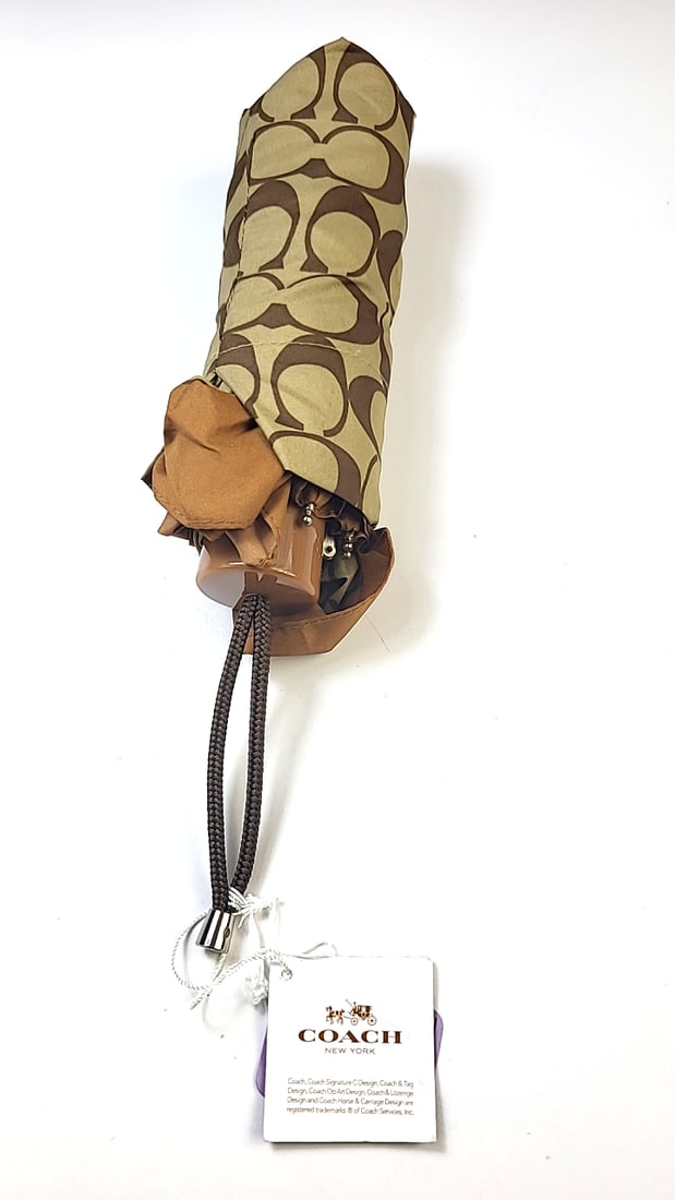 Coach Signature Umbrella Brown Monogram Compact (1 of 6)