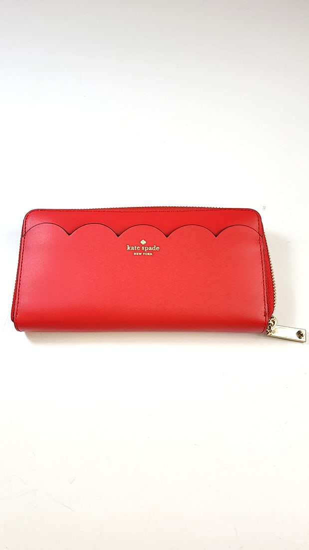 Kate Spade Red Scallop Zip-Around Wallet New York: This is an estate auction in Seattle WA featuring lady’s accessories and jewelry as well as other estate items.This auction offers local pick up in the Seattle area on 8/30 between 10am-3pm. If 