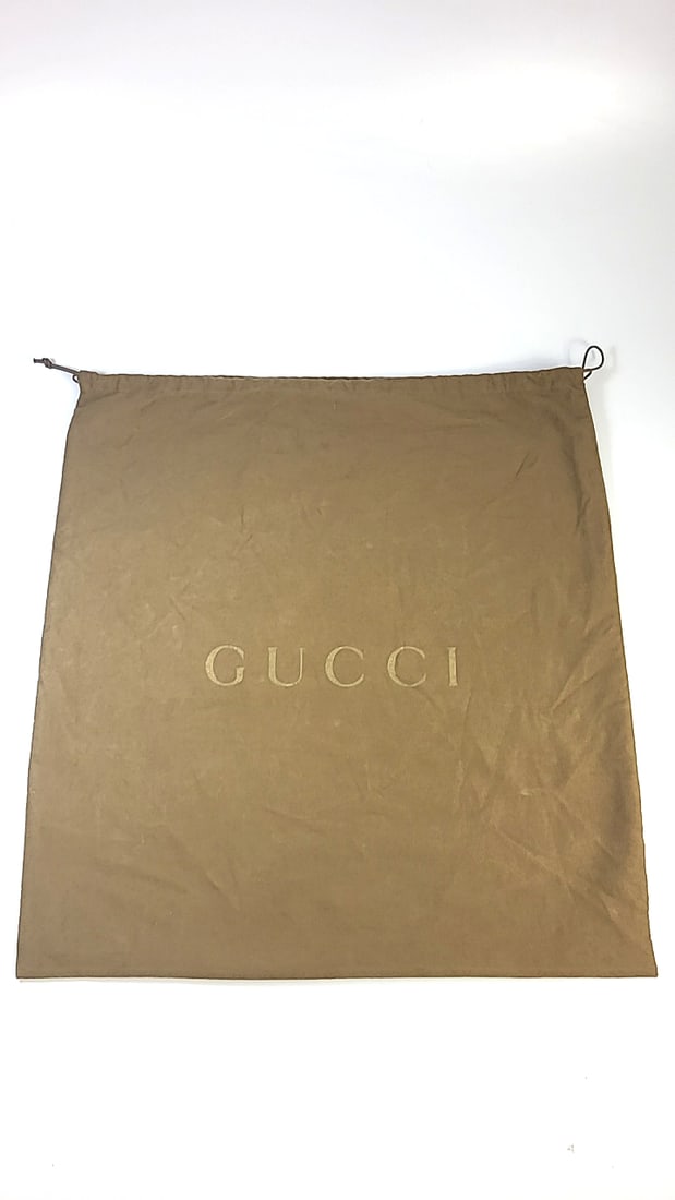 Gucci Dust Bag Brown Large Drawstring Authentic 24" X 22" Thicker Material Than Usual: This is an estate auction in Seattle WA featuring lady’s accessories and jewelry as well as other estate items.This auction offers local pick up in the Seattle area on 8/30 between 10am-3pm. If 