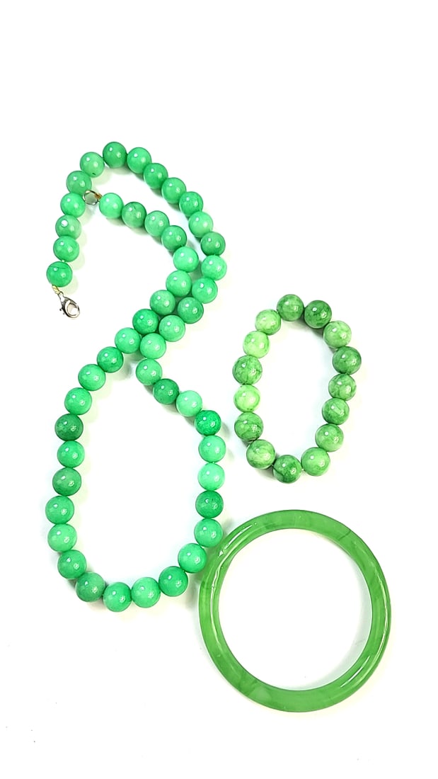 Vintage Green Jade Jewelry Set Necklace Bracelet Bangle Semi-Precious Gemstone (1 of 5)