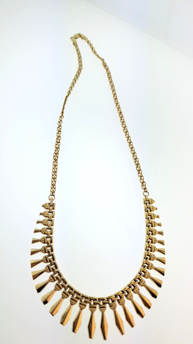 Vintage10k Gold Geometric Drop Necklace - Excellent Condition 8.5g: This is an estate auction in Seattle WA featuring lady’s accessories and jewelry as well as other estate items.This auction offers local pick up in the Seattle area on 8/30 between 10am-3pm. If