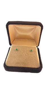 Vintage 14k Gold Emerald Stud Earrings in Box - Green Gemstone, Gold Setting, Excellent Condition: This is an estate auction in Seattle WA featuring lady’s accessories and jewelry as well as other estate items.This auction offers local pick up in the Seattle area on 8/30 between 10am-3pm. If