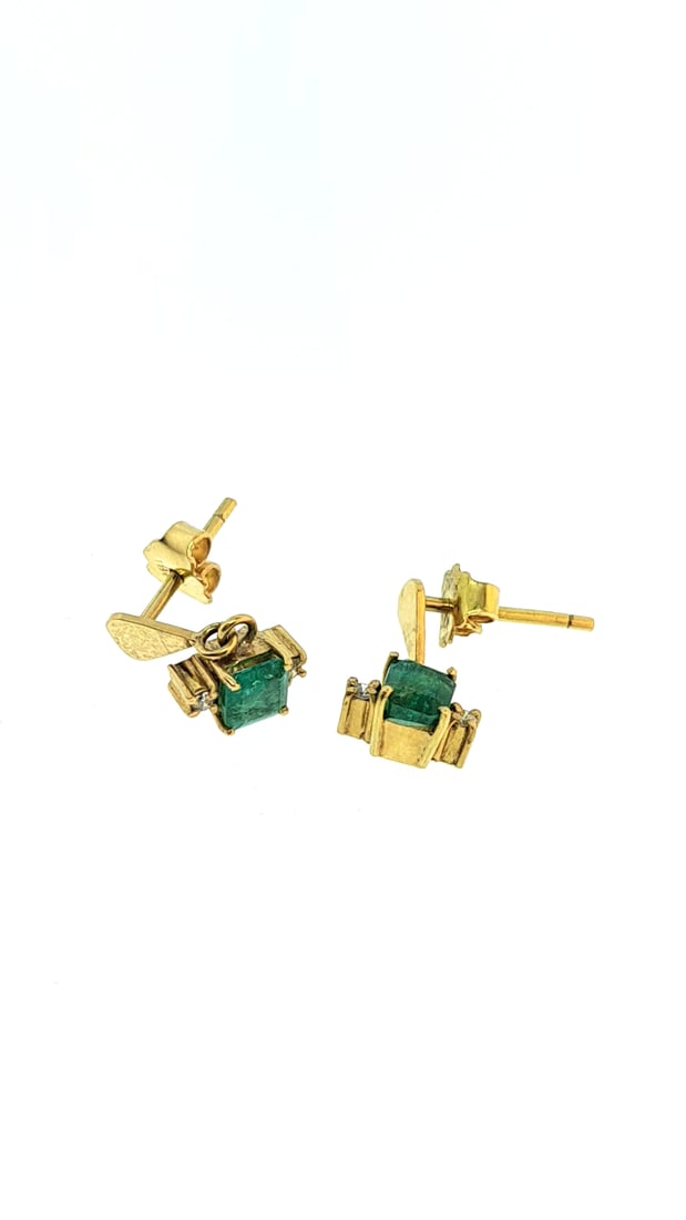 Vintage 14k Gold Stud Earrings with Green Emerald Gemstones 3g (1 of 3)