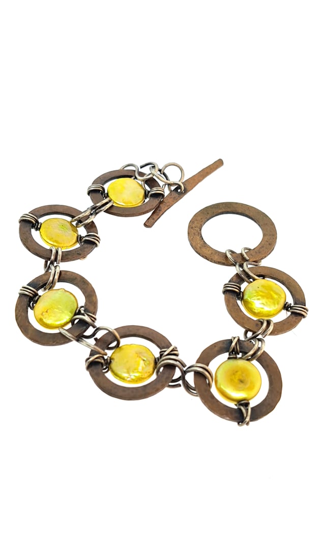 Copper Disc Fashion Bracelet 7.5: This is an estate auction in Seattle WA featuring estate jewelry and collectibles.This auction offers local pick up in the Seattle area on 9/13 between 10am-3pm. If you intend to pick up please ensure