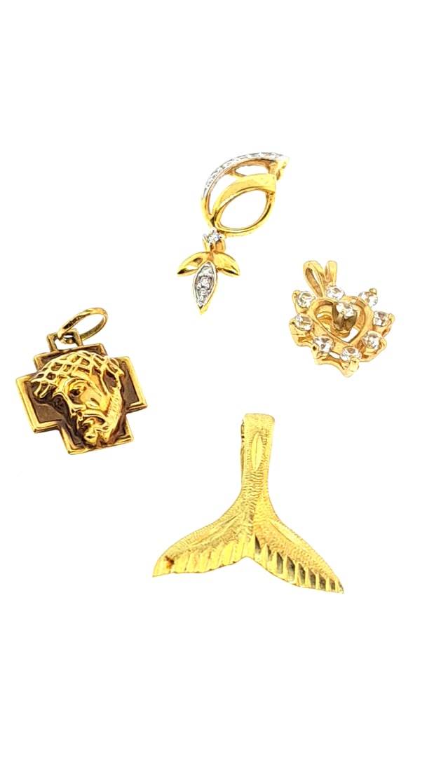 14k Gold Pendant Lot - Whale Tail Heart Greek Face 4.26g: This is an estate auction in Seattle WA featuring estate jewelry and collectibles.This auction offers local pick up in the Seattle area on 9/13 between 10am-3pm. If you intend to pick up please ensure