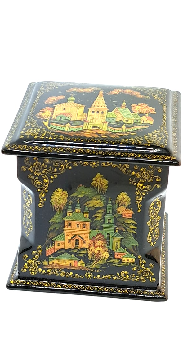 Hand-Painted Russian Lacquer Box - 2x2x2.5: This is an estate auction in Seattle WA featuring estate jewelry and collectibles.This auction offers local pick up in the Seattle area on 9/13 between 10am-3pm. If you intend to pick up please ensure