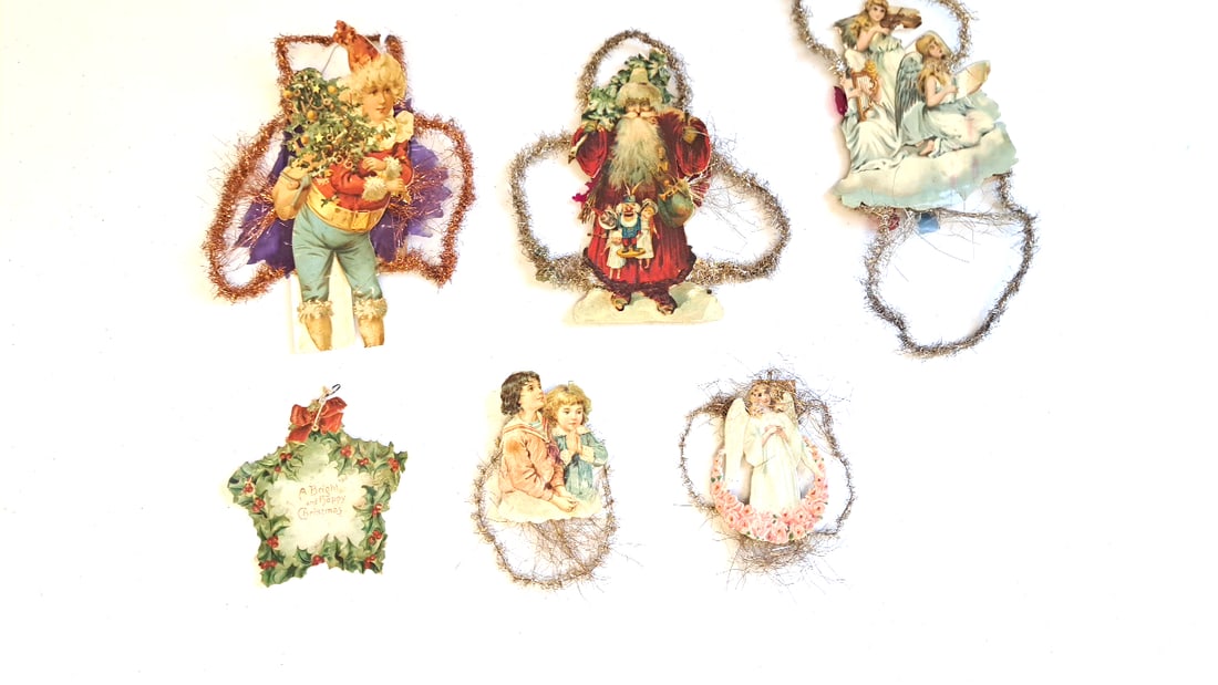 Collection of vintage christmas cards: This is an estate auction in Seattle WA featuring artwork, furniture, and general estate items.This auction offers local pick up in the Seattle area on 9/13 between 10am-3pm. If you intend to pick up,