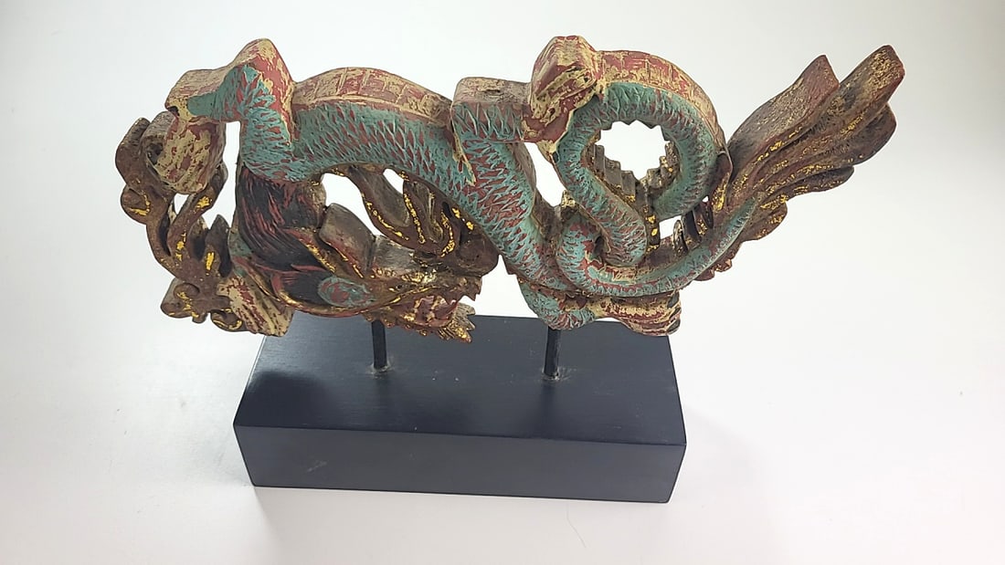 Wood Dragon Carving on Stand: This is an estate auction in Seattle WA featuring artwork, furniture, and general estate items.This auction offers local pick up in the Seattle area on 9/13 between 10am-3pm. If you intend to pick up,