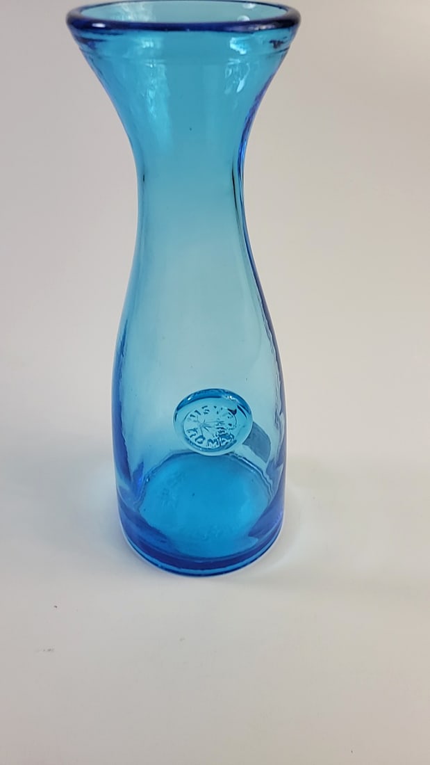 Blue Glass Carafe Vase Embossed Roma Vintage 10" Tall Pre-Owned: This is an estate auction in Seattle WA featuring artwork, furniture, and general estate items.This auction offers local pick up in the Seattle area on 9/13 between 10am-3pm. If you intend to pick up,