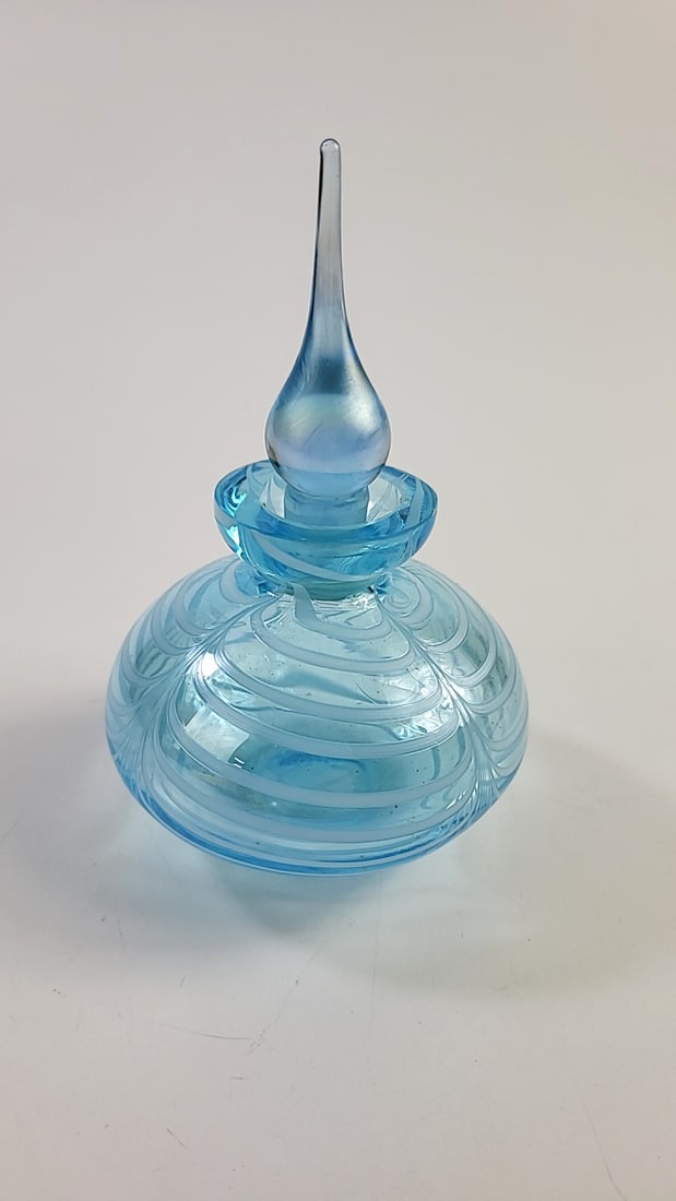 Vintage Blue Glass Perfume Bottle stopper stuck (1 of 4)