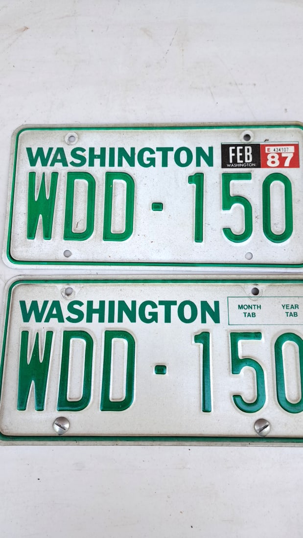 Vintage Washington License Plates WDD-150 Green White Pair Collectible Old Used: 12x6x1 1 READ: There are limited shipping options for this auction.This is an estate auction in Seattle WA featuring artwork, furniture, and general estate items.This auction offers local pick up in t