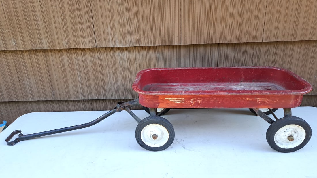 Vintage Red Greyhound Pull Wagon Toy - Classic (1 of 18)