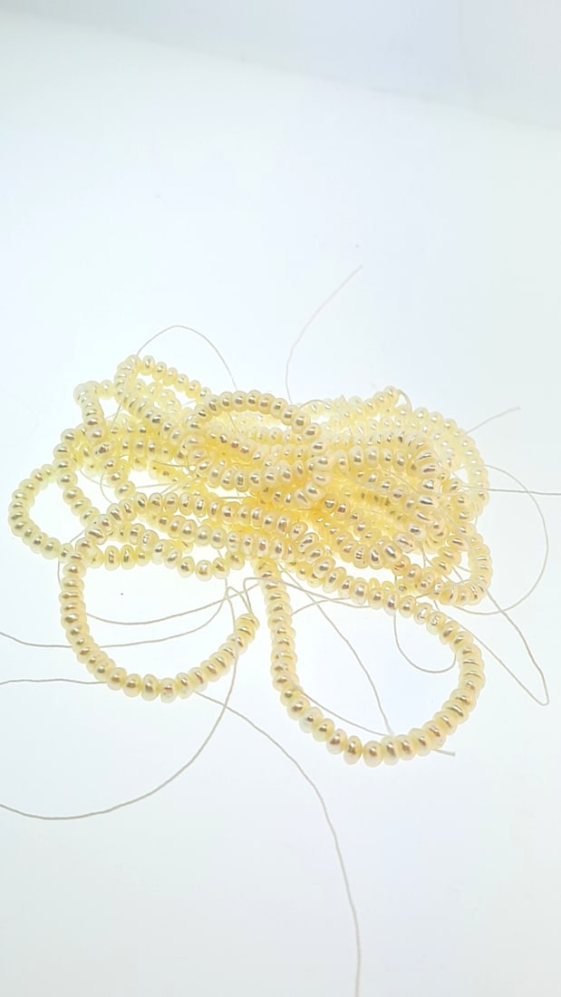Freshwater Pearl Strand 2.5mm: This is a continuation of our pro jeweler's estate auction. These are from his personal collection, many faceted by himself. Gems were cataloged with the assistance of GIA certified jewelers. Weights 