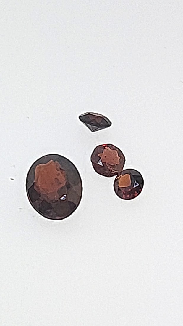 Garnet Selection 3.12ct (1 of 4)