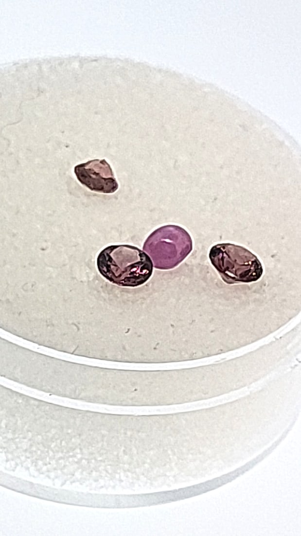1.23ct Pink Sapphire Selection: This is a continuation of our pro jeweler's estate auction. These are from his personal collection, many faceted by himself. Gems were cataloged with the assistance of GIA certified jewelers. Weights