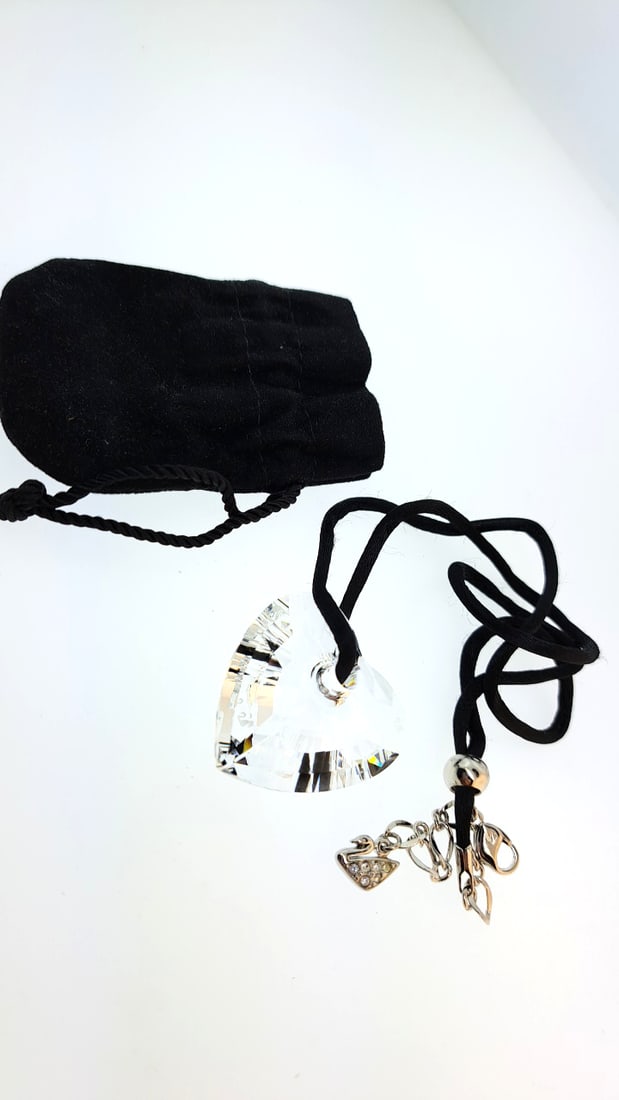 Swarovski Crystal Heart Pendant With Bag: This jewelry auction is part of an estate sale on 11/7 in Edmonds WA. Pick up will be at the sale, details here https://www.estatesales.net/WA/Edmonds/98026/4683240. Items tested using Kee gold tester