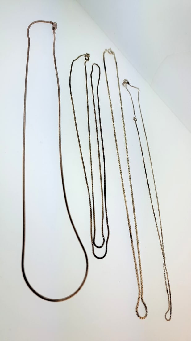 4 X Sterling Silver Chains Necklaces 21.1g: This jewelry auction is part of an estate sale on 11/7 in Edmonds WA. Pick up will be at the sale, details here https://www.estatesales.net/WA/Edmonds/98026/4683240. Items tested using Kee gold tester
