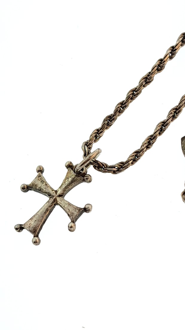 Pair Of Sterling Silver Cross Pendants And Chains 13.5g (1 of 6)
