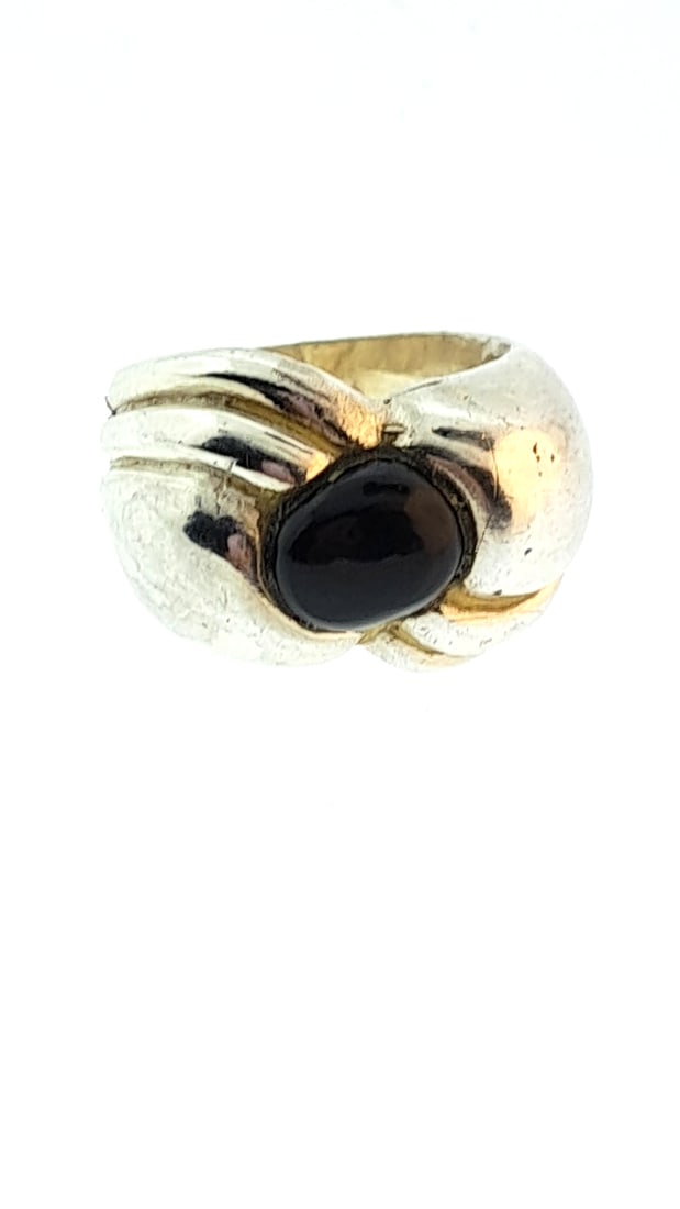 Sterling Silver And Onyx Ring Size 5.5 10.1g: This jewelry auction is part of an estate sale on 11/7 in Edmonds WA. Pick up will be at the sale, details here https://www.estatesales.net/WA/Edmonds/98026/4683240. Items tested using Kee gold tester
