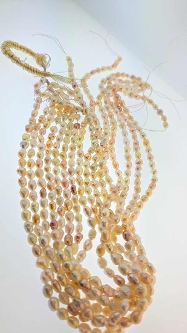 Natural Freshwater Pearl Beads Strand Cream/pink 6-7mm Irregular Loose Jewelry Making Craft New: This jewelry auction is part of an estate sale on 11/7 in Edmonds WA. Pick up will be at the sale, details here https://www.estatesales.net/WA/Edmonds/98026/4683240. Items tested using Kee gold tester