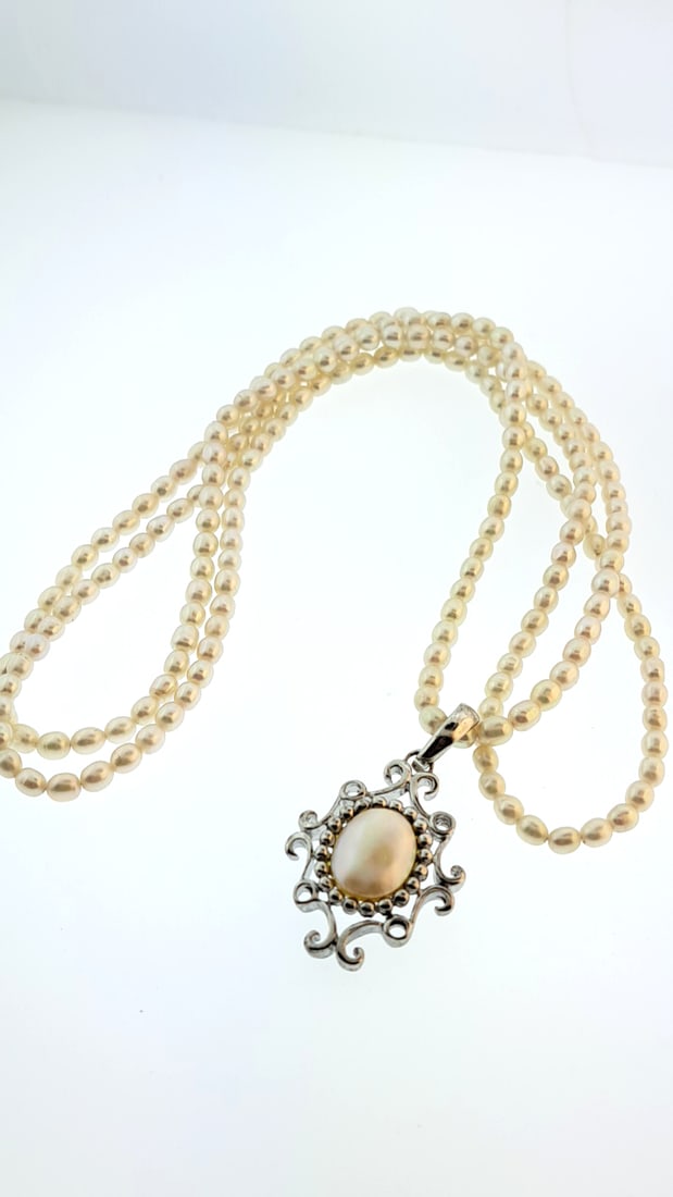Vintage Pearl Beaded Necklace With Ornate Sterling Silver Pendant, Cream, Elegant Jewelry, Excell...: This jewelry auction is part of an estate sale on 11/7 in Edmonds WA. Pick up will be at the sale, details here https://www.estatesales.net/WA/Edmonds/98026/4683240. Items tested using Kee gold tester