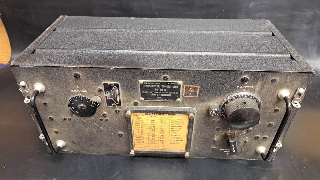 General Electric TU-10-B Transmitter Tuning Unit Black Vintage US Army Signal Corps 10000-12500 K...: Nice selection of vintage electronics including military radios and components, amateur radio equipment, vintage computing, and more. Most equipment is UNTESTED. Where we’ve don’t testing