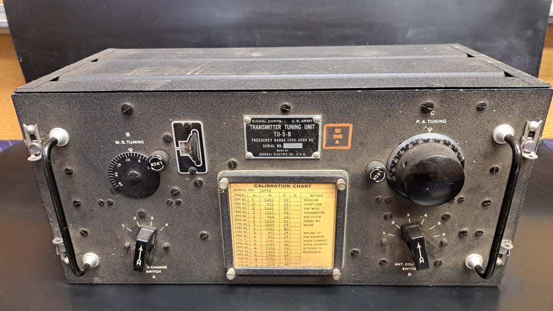 General Electric TU-5-B Transmitter Tuning Unit Signal Corps US Army Black Vintage 19" Rackmount ...: Nice selection of vintage electronics including military radios and components, amateur radio equipment, vintage computing, and more. Most equipment is UNTESTED. Where we’ve don’t testing