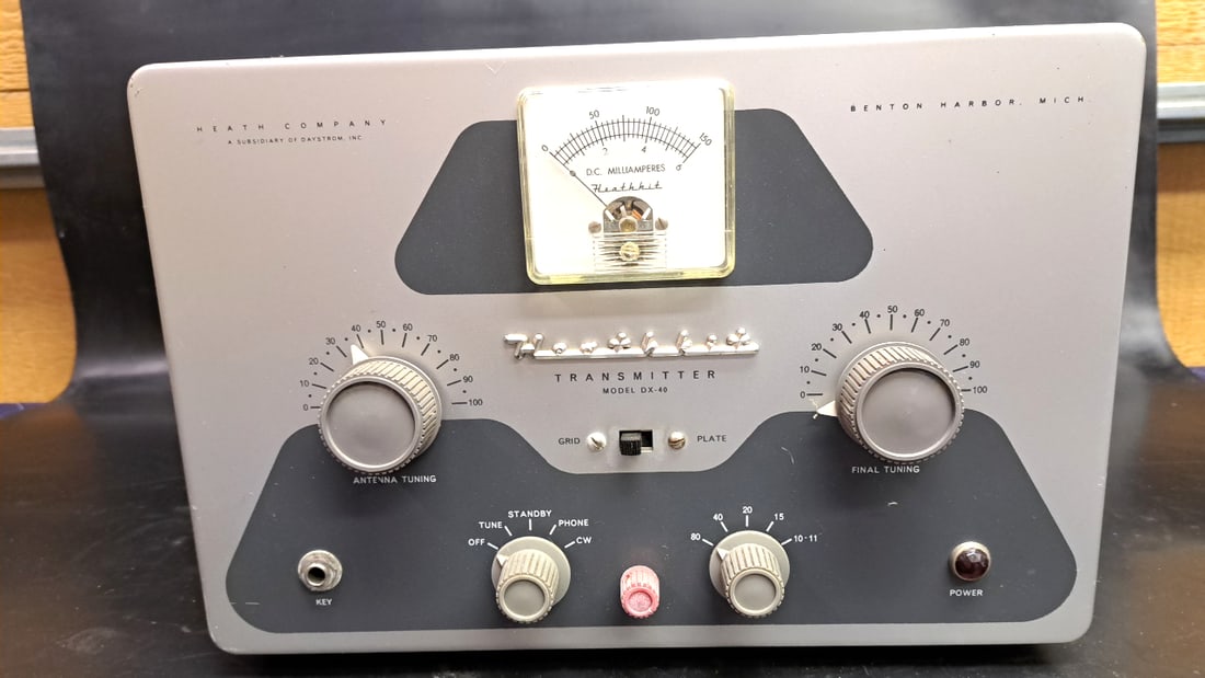 Heathkit DX-40 Transmitter Vintage Ham Radio Gray Large Untested Classic Condition (1 of 10)