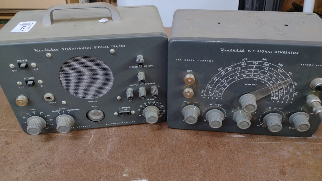 Heathkit Visual-Aural Signal Tracer Model T-3 & RF Signal Generator Model SG-8 Vintage Gray Used (1 of 6)
