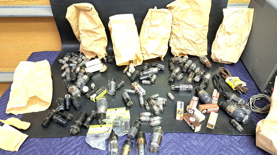 Vintage Vacuum Tube Lot GE RCA Sylvania Motorola Mixed Brands Assorted Types Radio Audio Electron... (1 of 5)