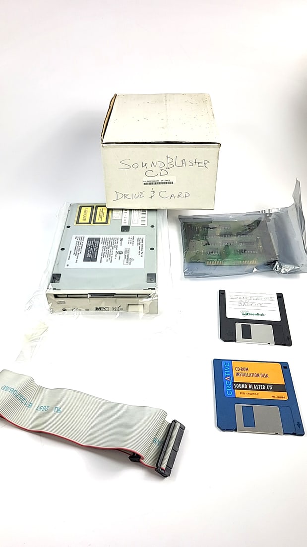 Vintage Creative Sound Blaster CD Drive & Card Kit with Disks and Ribbon Cable (1 of 12)