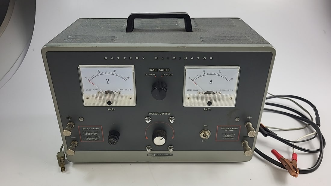 Heathkit Model IP-12 Battery Eliminator (1 of 8)