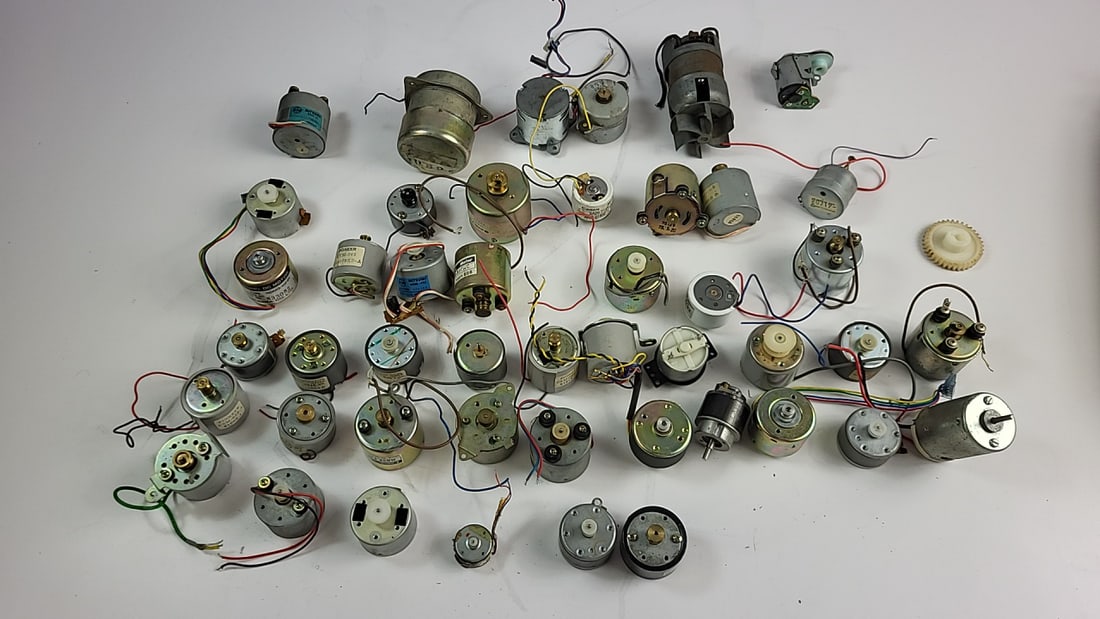 40+ Assorted Vintage DC Electric Motors Lot for Hobby Projects & Repairs - Mixed Sizes/Brands (1 of 5)