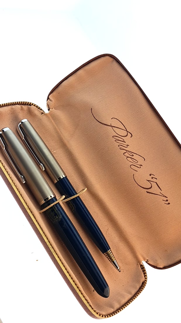 Parker 51 Founrain Pen and Pencil Set with Case - Blue & Silver (1 of 8)