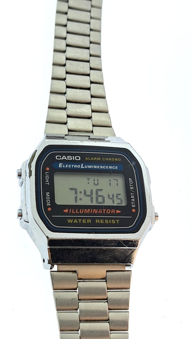 Casio Alarm Chrono Illuminator 1572 A168 (1 of 8)