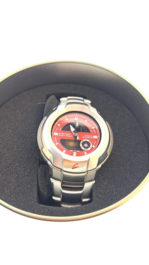 Casio G-Shock Wristwatch Shock Resistant Red Dial WR 200M Steel Bracelet G1710D (1 of 7)