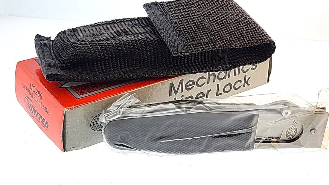 United UC286 Serrated Blade Mechanics Liner Lock Knife with Case, Black (1 of 4)